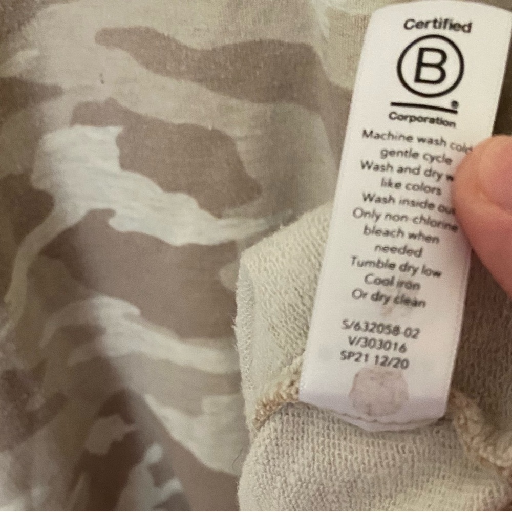 Athleta Balance Pullover Printed Sweatshirt Camo Lux Oatmeal Heather Size Large - Picture 6 of 6